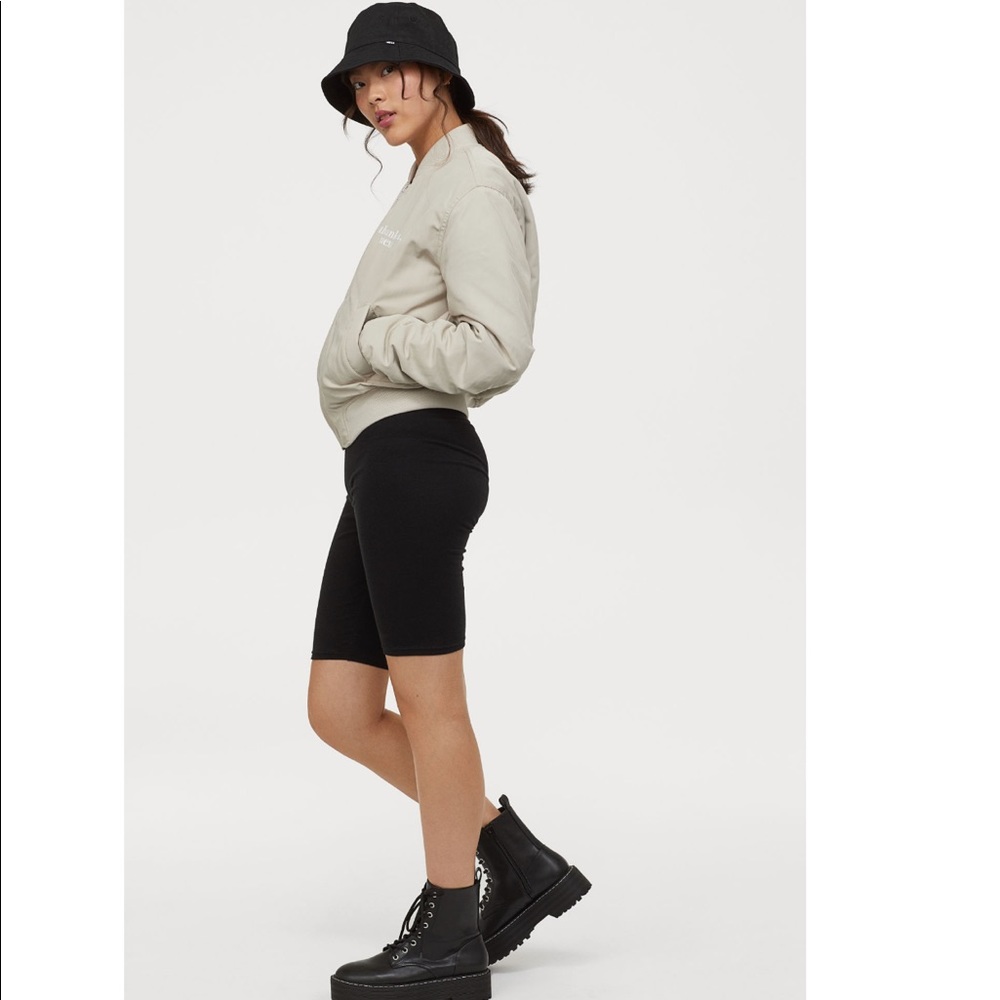 H&M Ariana Grande Beige Printed Bombor Jacket - Picture 5 of 8